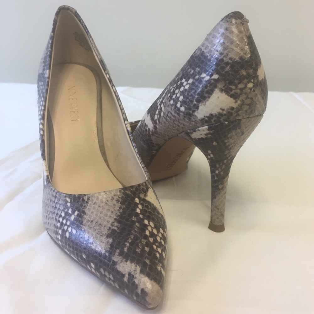 Nine West snakeskin pumps
